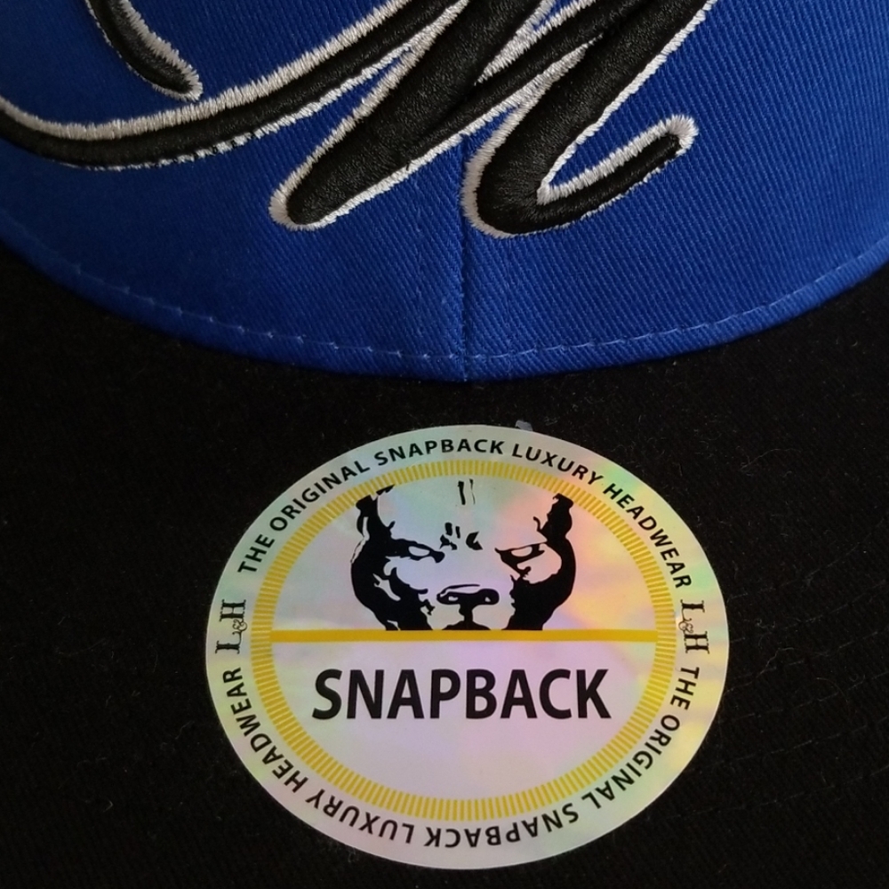 Blue baseball cap - Picture 4 of 8